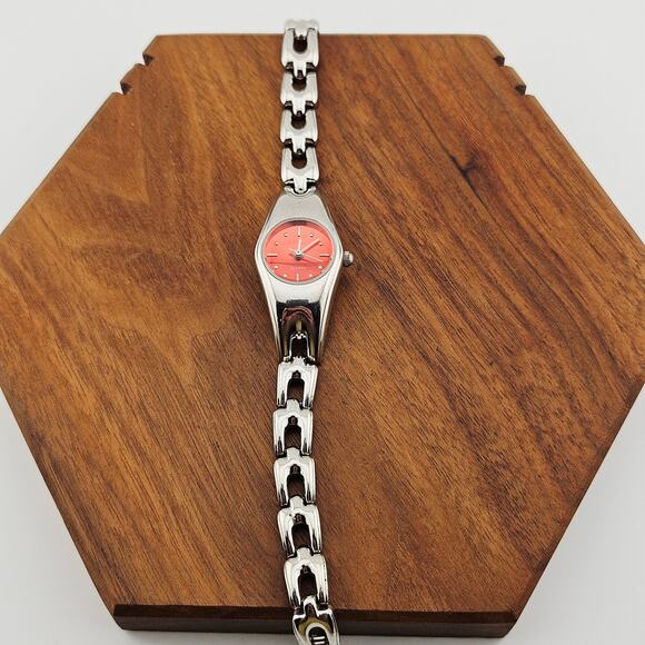 Silver Tone Quartz Bracelet Link Watch Red Dial Casual Elevated Y2K Everyday - Picture 4 of 7